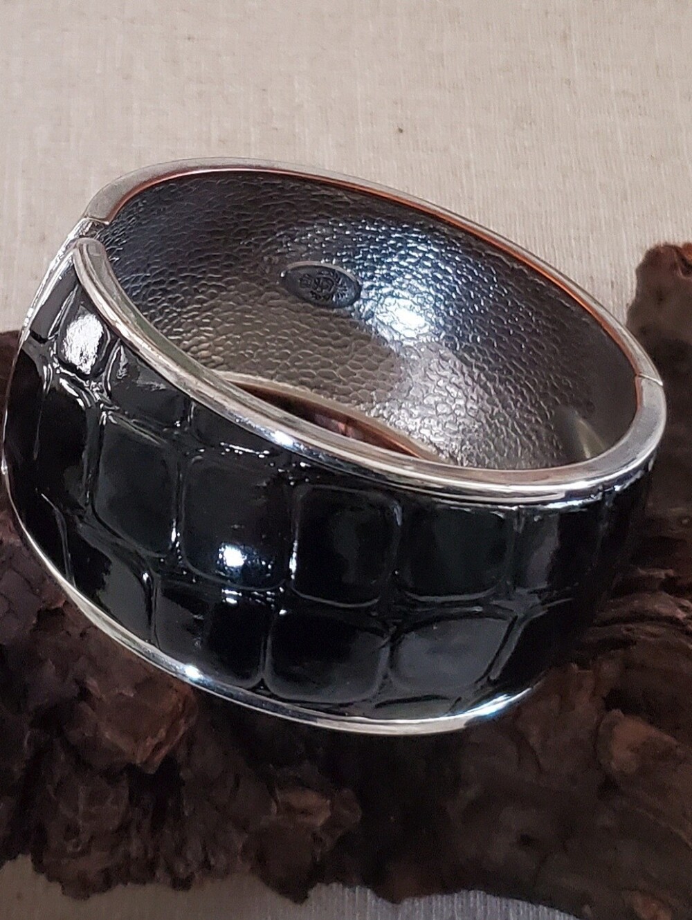 Retired Stella & Dot Black Faux Croc Hinged Wide Cuff Bracelet Silver Tone OS